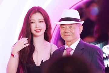 虞书欣7天掉粉72万 事关国有资产岂能光靠粉