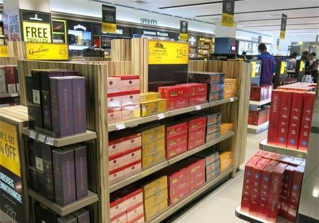 完美电竞日本人赴华旅游都会买香烟和水果这背后究竟是为什么呢？(图2)