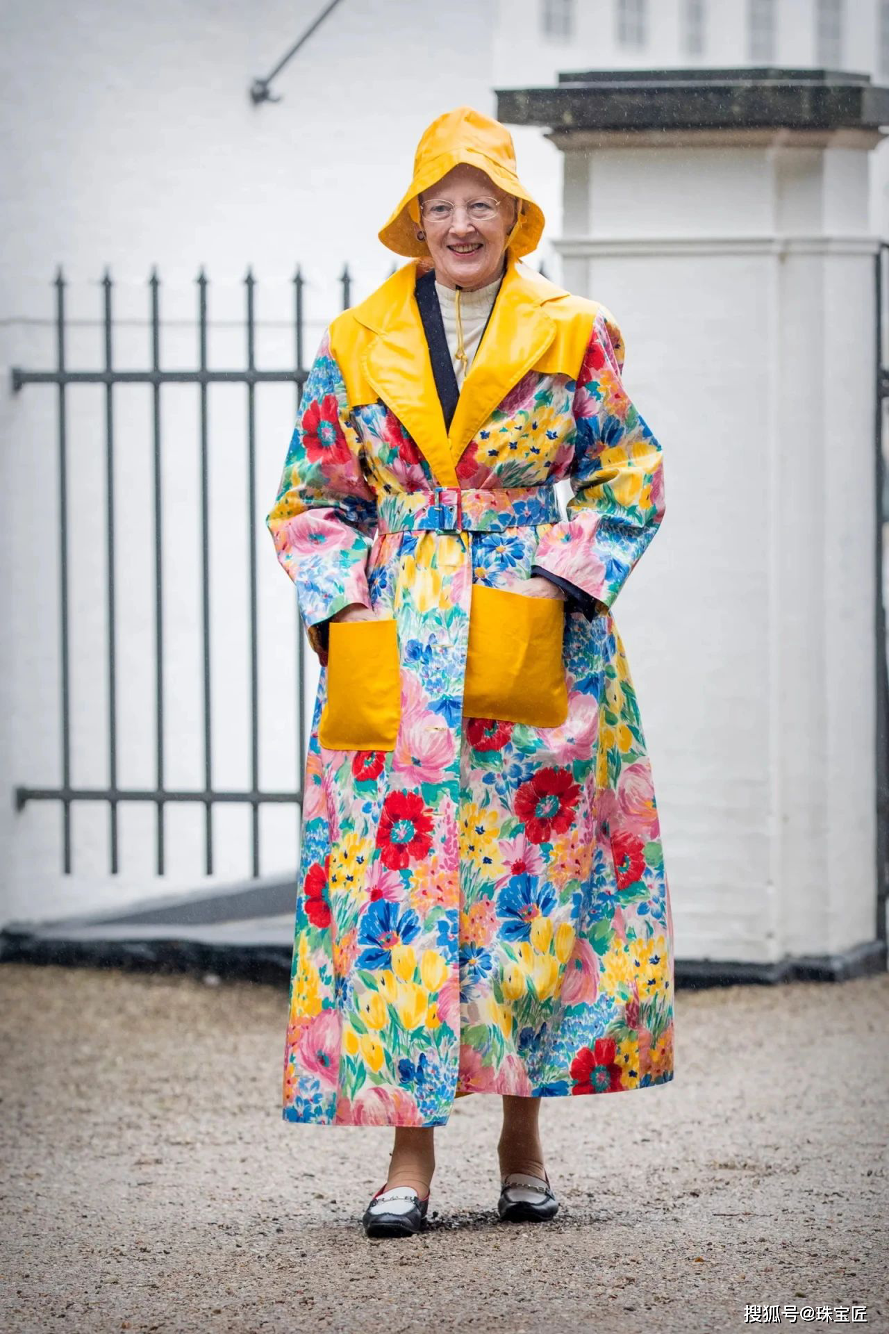 世界上最后一位女王退位!78岁为自己设计棺材超长待机52年成行走的珠宝箱开云网站 Kaiyun(图34)