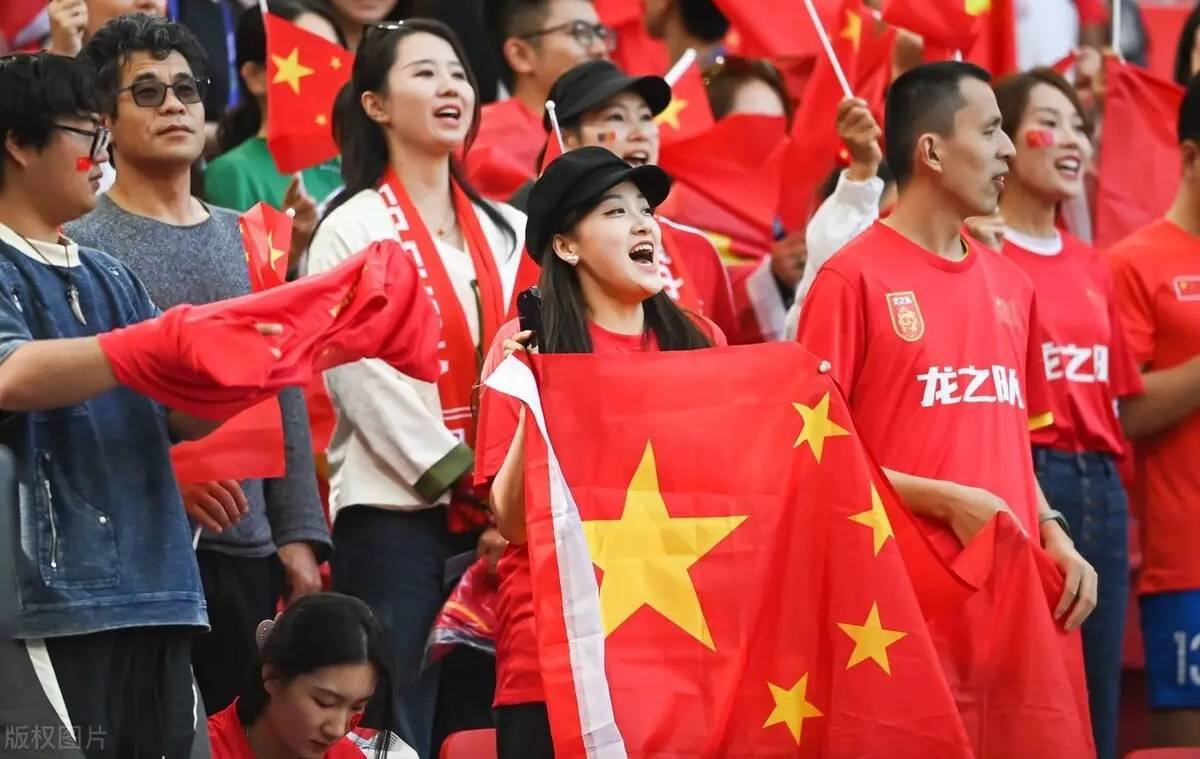 0-1！印度轰然倒下！国足黯然出局！30亿人找不出22个踢得好的？