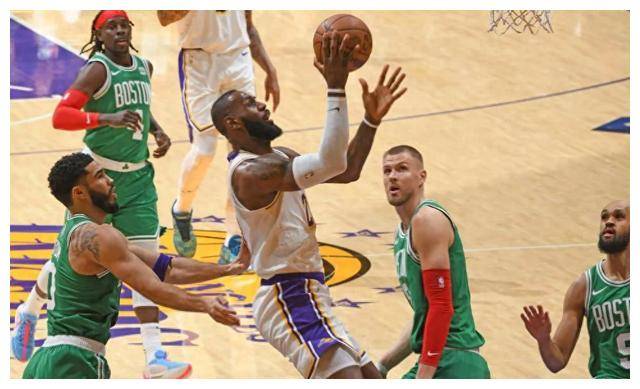 欧洲篮球联赛中文网__赛程比分+球队资讯+盘口分析42岁超级巨星场均31+7+10拒绝退役！谁与争锋只能排第二！