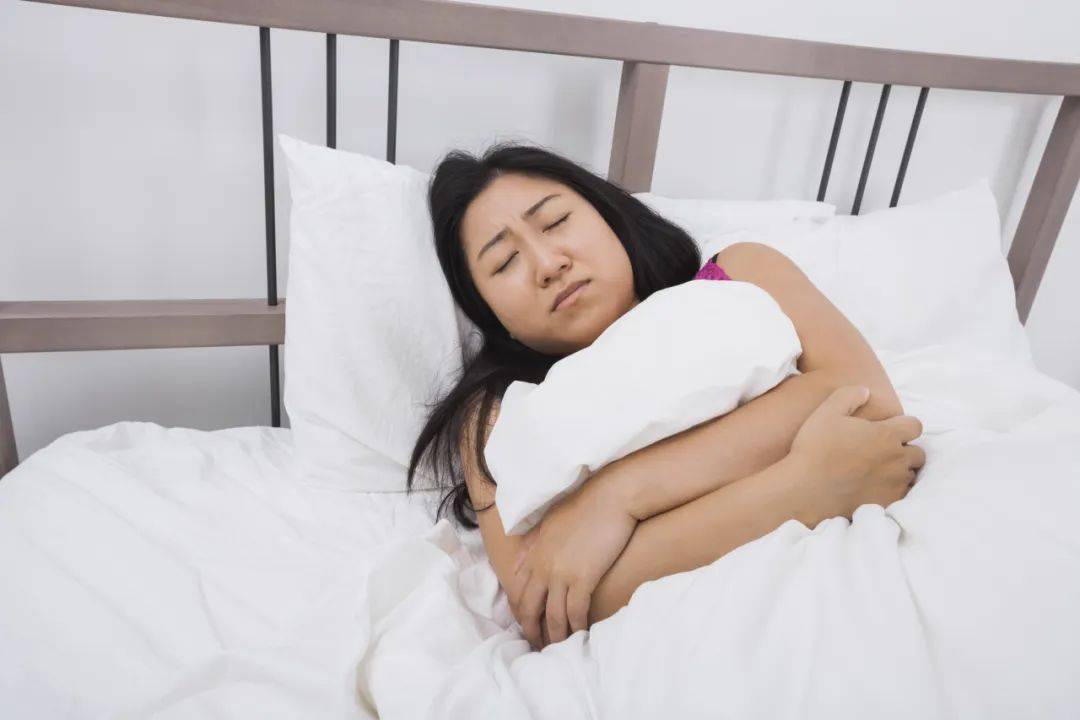 女神睡觉也打呼？揭秘鼾症背后看不见的女性
