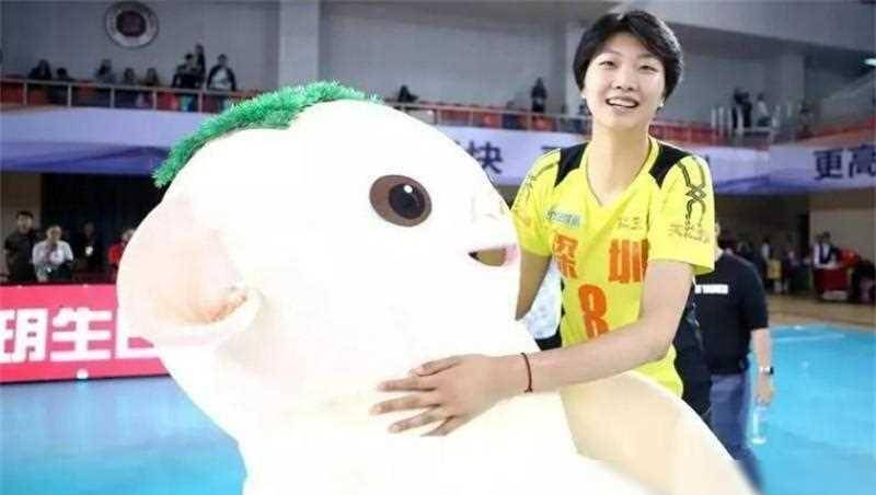 13岁入伍,在八一体育奋斗多年,如今是中尉的袁心玥,薪资多少