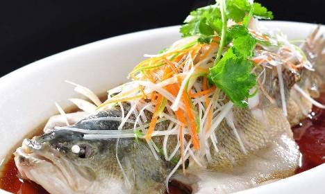鲈鱼的营养价值还不错 这么烹饪鲈鱼比较好吃呢？