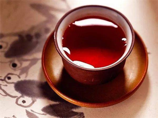 印尼红茶泡的时候有茶梗象粗茶，但滋味香醇，不会苦涩