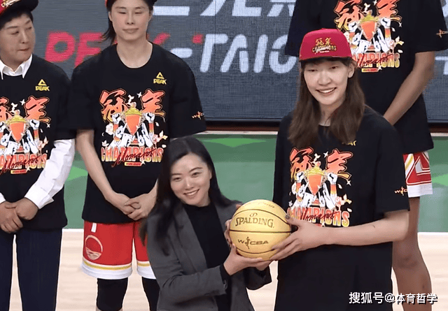 恭喜！四川女篮3-2内蒙古，蝉联WCBA总冠军 李梦MVP