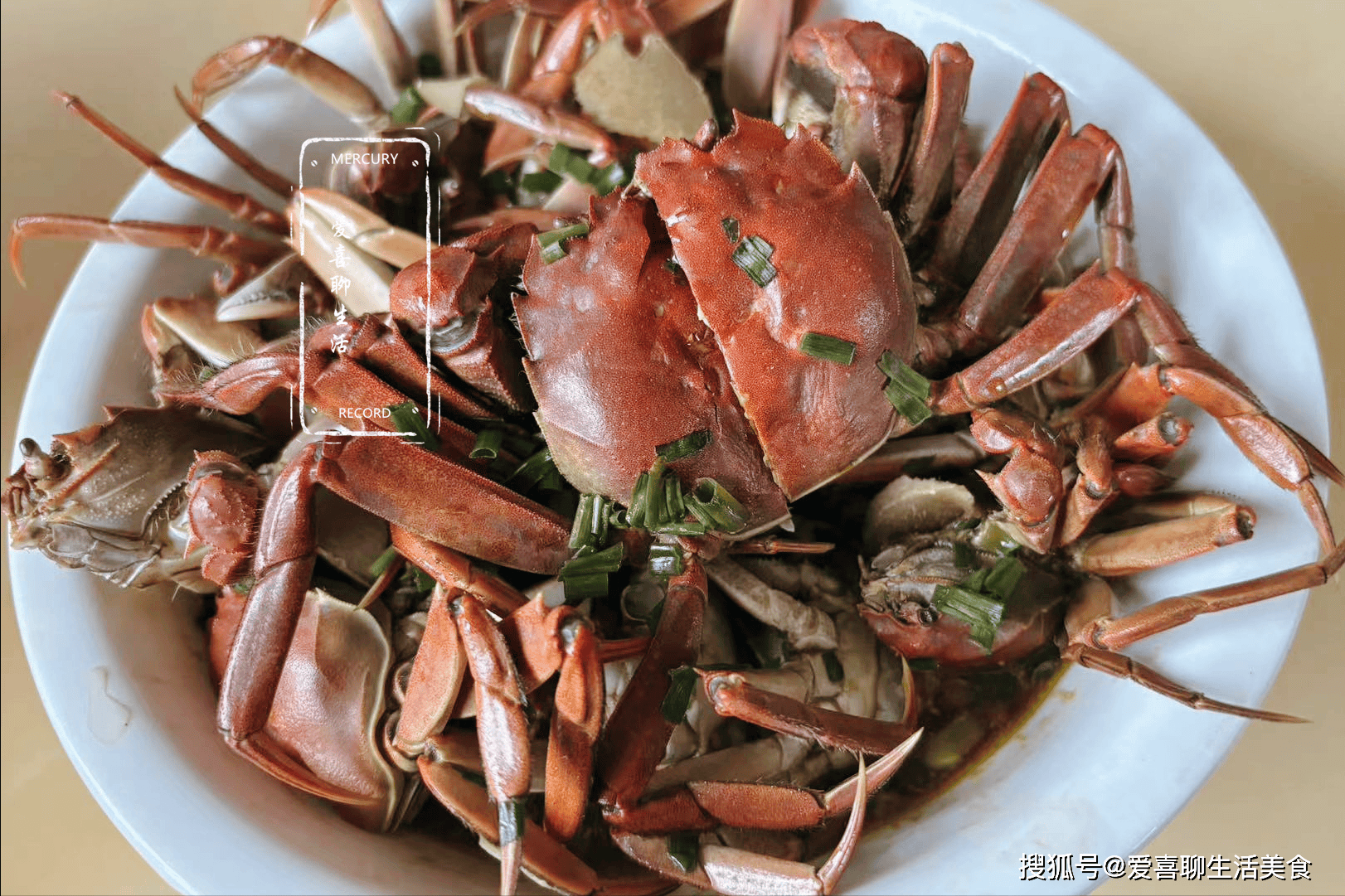 8个螃蟹一把毛豆，简单一蒸10分钟出锅，尝蟹品豆，真是人间美味呀！