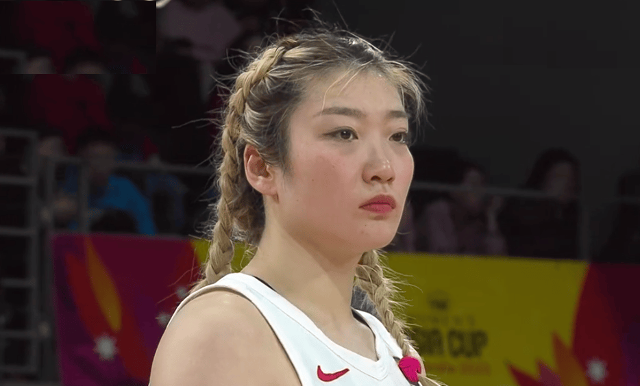 中国女篮奥运集训名单出炉，韩旭李梦领衔，32岁老将重返国家队