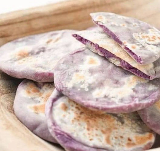 我家做紫薯饼，不和面，也不用糯米粉，香甜软糯，百吃不厌！