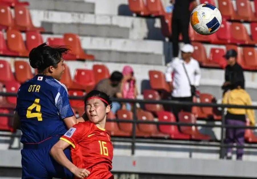 U17亚洲杯丑陋一幕，中国女足逃过一劫，0-4惨败却因祸得福