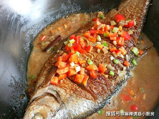煮鱼千万不能用水，换成“它”，鱼肉不腥味道好，很多人不知道