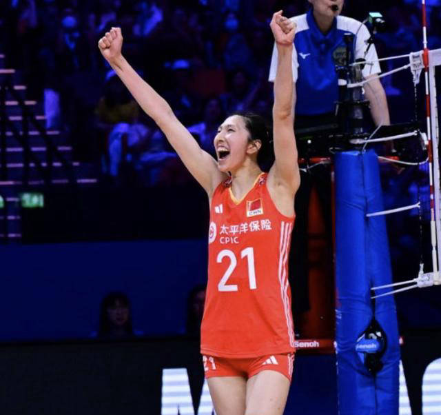 蔡斌果断之选：吴梦洁挺身而出，中国女排稳拿胜局