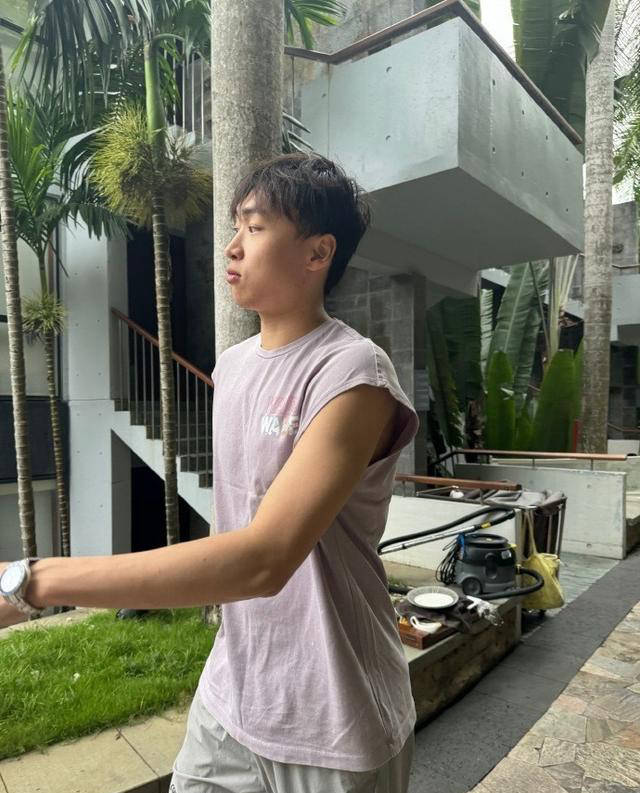 原创 CBA速递:付豪秀恩爱,胡明轩新发色引热议,琼斯更新小作文-付豪铭百度百科