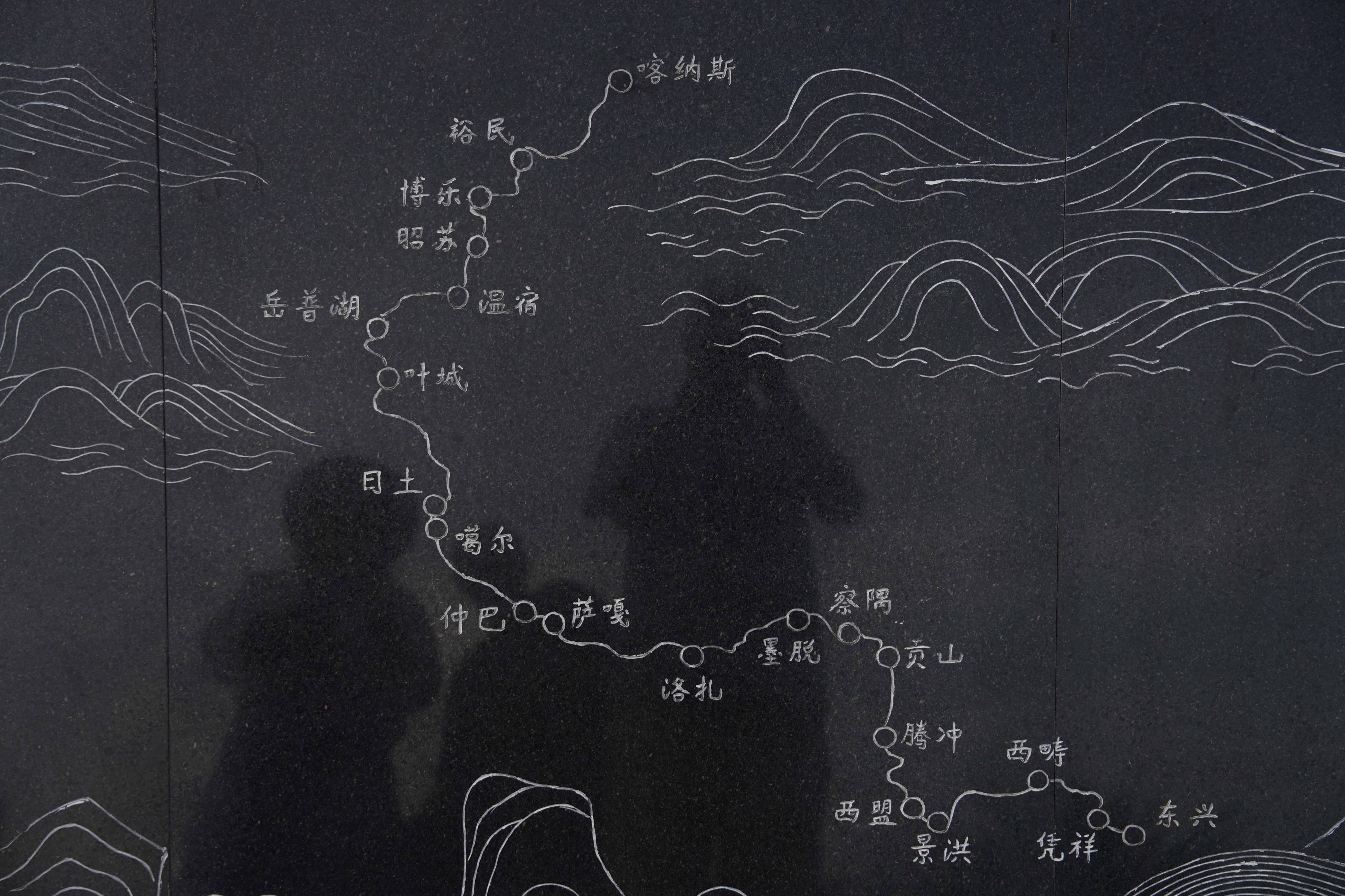 北京青年报:2024年正版资料免费大全一-城市：航拍茂名｜小东江与摩天轮：时光流转 城市更迭  第5张