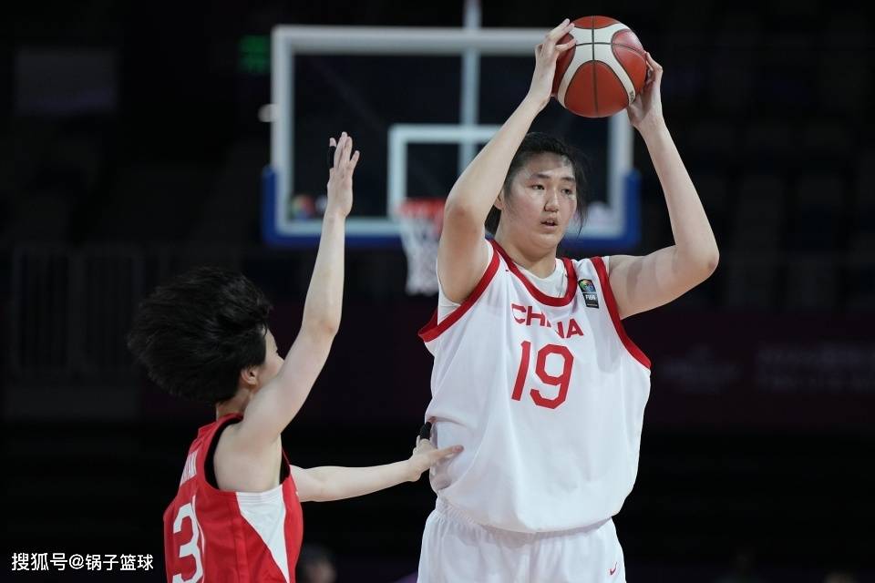 22中20轰40分，女版姚明太无解！中国女篮力擒日本 全胜晋级半决赛