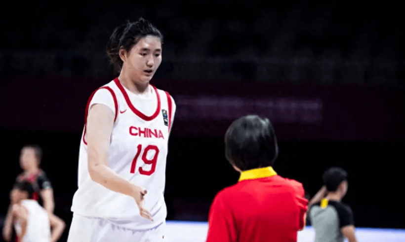祝贺中国女篮！2连胜到手，PK日本争头名，女姚明建功，36分13板