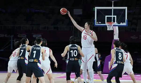 张子宇统治比赛！中国女篮轻取韩国，决赛夺冠前景看好