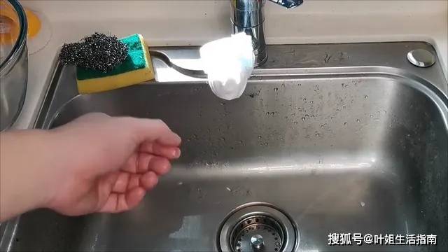 原创净水器根本不用买，教你简单一招，只需几毛钱成本，水更干净卫生