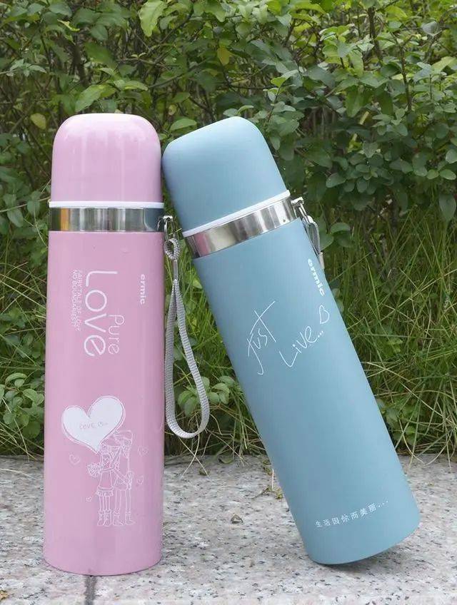 原创央视曝光“夺命杯”！装入热水后倒出的却是“毒水”，家长们需要注意