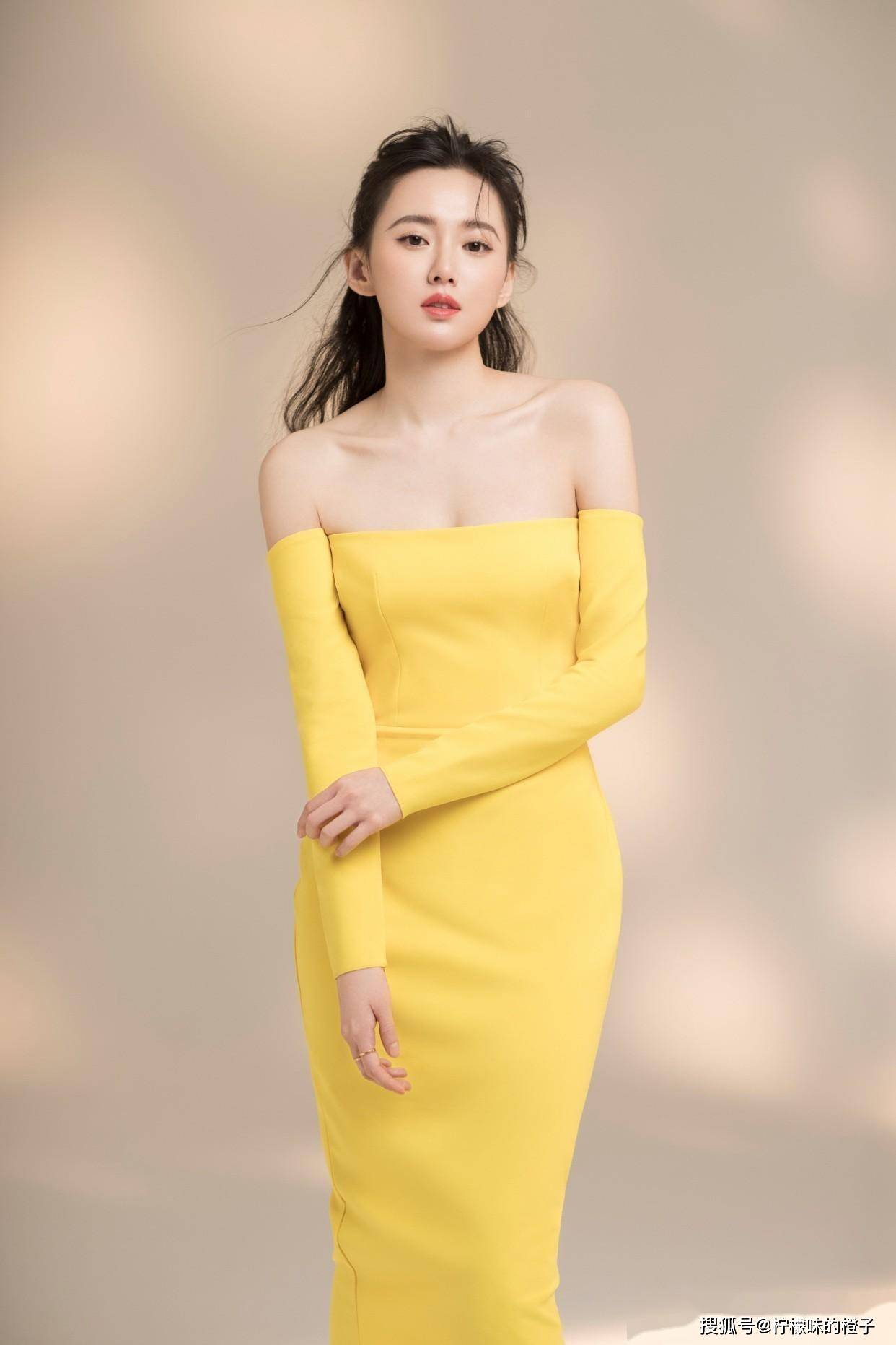 原创影视界的话题女王：江铠同，长腿模特转型，性感童颜引热议