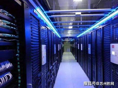       在探讨苏州企业服务器托管和机柜租用方案哪家好及IDC（Internet Data Center，互联网数据中心）工程项目案例时，我们不得不深入分析苏州这一地区的独特优势、市场现状以及多家知名IDC服务商的实力与特色。苏州，作为长江三角洲的重要城市，不仅拥有优越的地理位置和丰富的资源，还受益于政策支持和先进的信息技术基础设施，吸引了众多企业和数据中心运营商在此布局。苏州企业服务器托管需要
