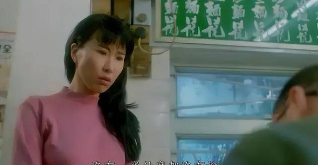 被称为香港打真军第一人”三级女王”李华月