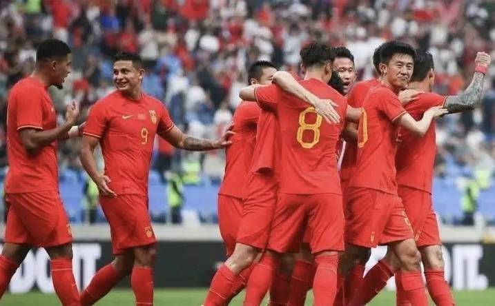 2-1！国足觉醒，5杀澳大利亚，取胜=进前四，弃用武磊，央视直播