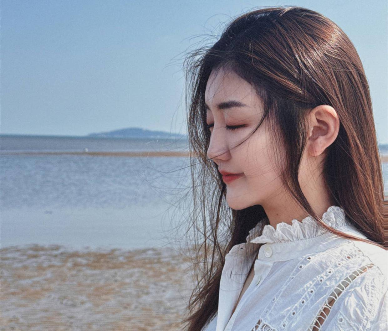 太美了!陈梦晒出在海边的照片 长发飘逸 美得像仙女一样 国乒还需要她再征战4年吗?