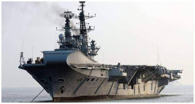 印度洋上空,枭龙大放光彩,从航母头顶掠过,点中印军软肋 印度洋上空,枭龙大放光彩,从航母头顶掠过,点中印军软肋