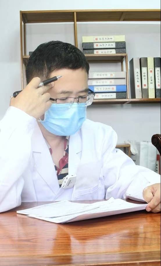 都金辉教授：中医上，荨麻疹的原因是什么？