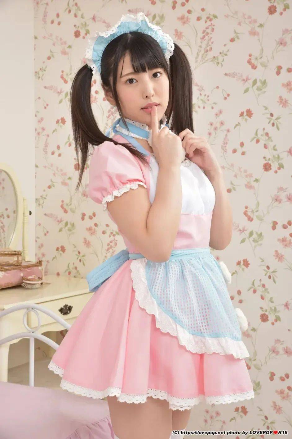 特别是与‌日本的成年人电影产业有关。这些女性被称为"‌aレ女尤"，是指