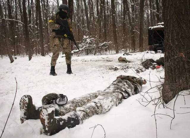 又1名台湾雇佣兵在乌克兰被击毙！今日俄乌已经成为世界经验包