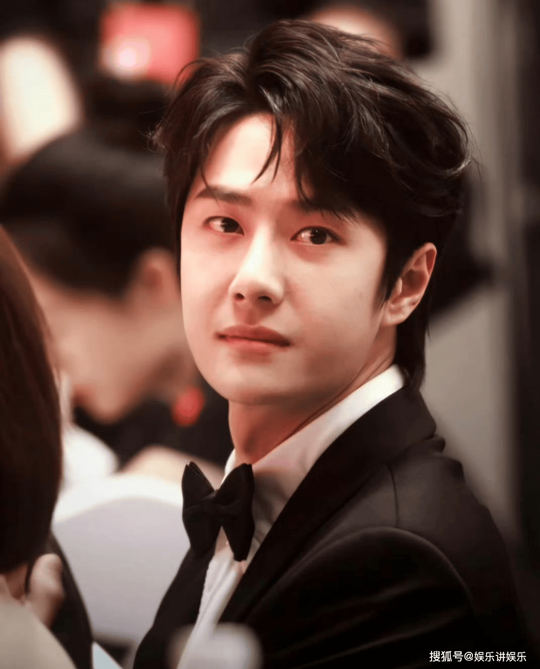 期待!王一博嘉人周年刊将发行!-王一博嘉年华舞蹈solo