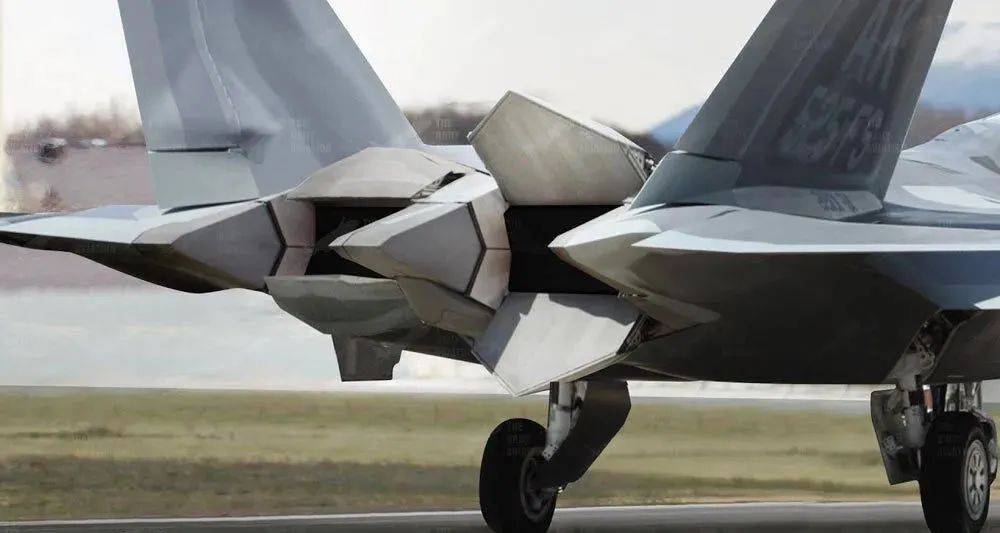 F-22同款？俄罗斯苏-57测试新型二维推力矢量尾喷口