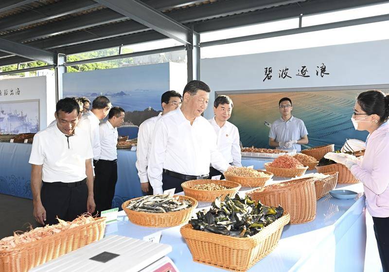 坚实的步伐丨“老百姓的事情是最重要的事情” 坚实的步伐丨“老百姓的事情是最重要的事情”