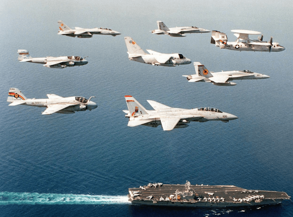 一场激烈交锋后,解放军升起五星红旗!拜登不死心,美航母杀了个回马枪 一场激烈交锋后,解放军升起五星红旗!拜登不死心,美航母杀了个回马枪