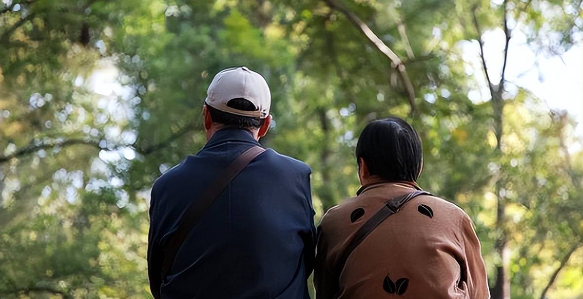 逝去的爱人常在梦中相依，解析我老公去世两个月了，每晚都会梦见他的深层含义