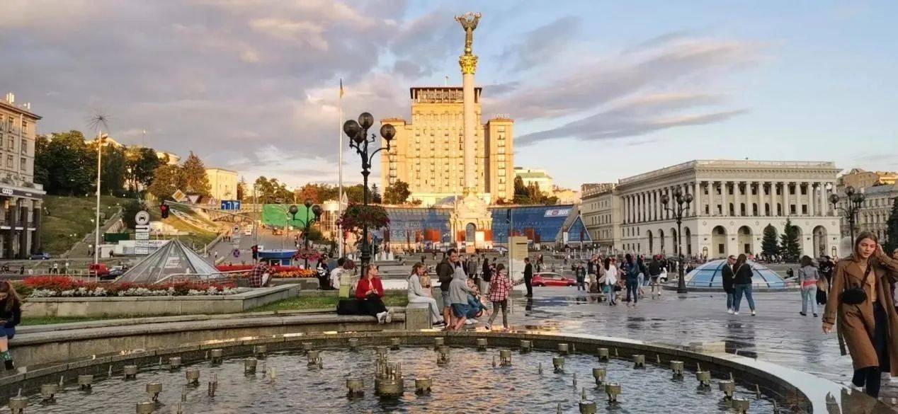 突发！乌大选悬念重重，泽连斯基或将下台，对外释放信号强烈