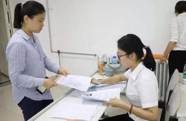 6大部门公务员陆续配发制服三套衣服免费换装形象帅出新高度