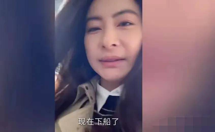 原创郭晶晶女神节特辑：优雅知性的她，认真工作的样子超飒！