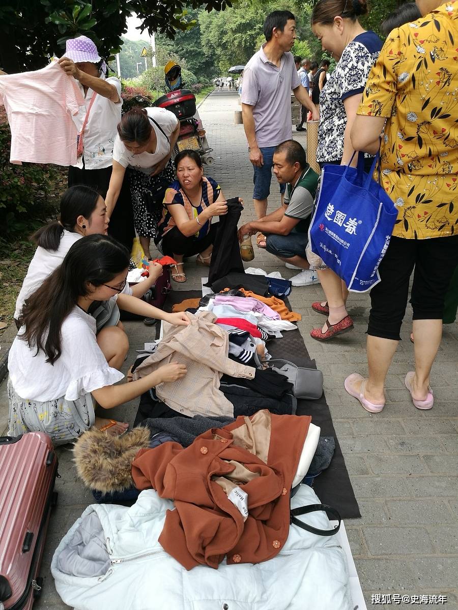 月入700元！复旦研究生退学摆摊卖土豆泥，奥秘到底何在