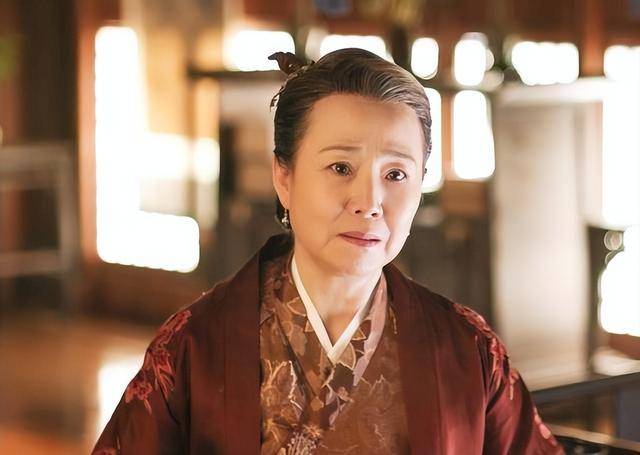噩耗！国家一级演员高英病逝，晚年生活照曝光身形暴瘦，享年69岁
