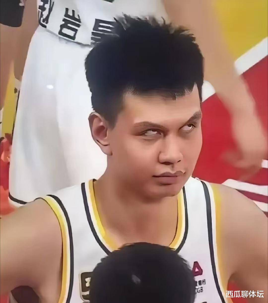 买瓜斗图CBA深夜重锤！广厦队微笑哥3万买热搜山西球迷11万学费教做人