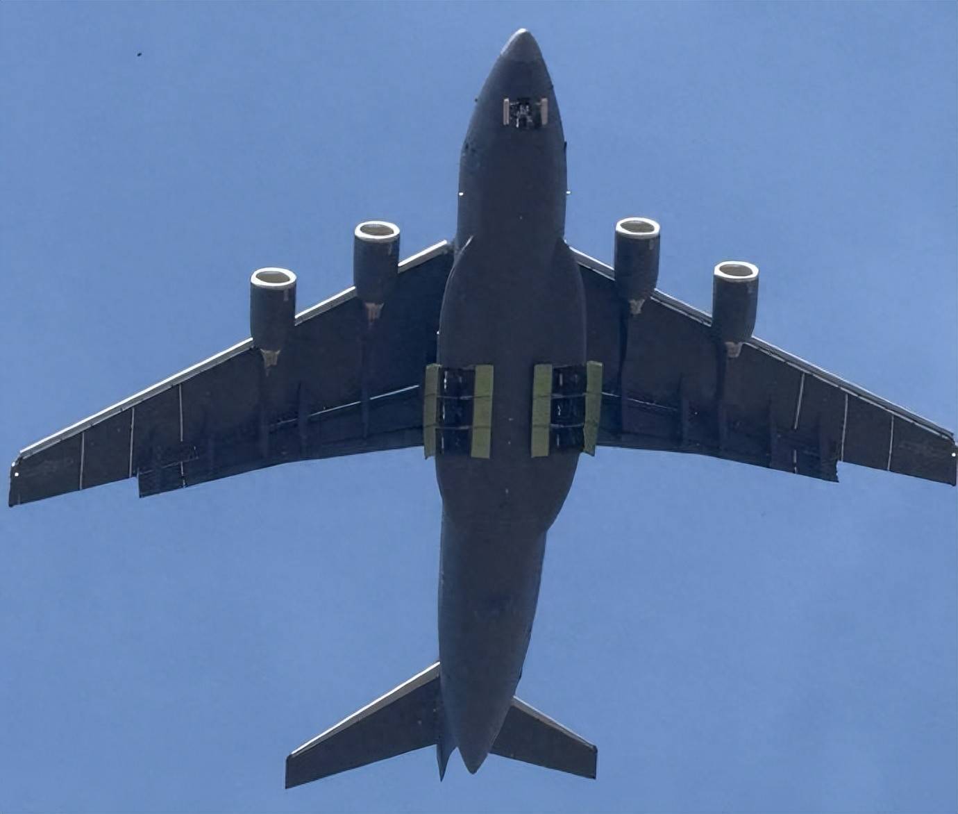 随处可见！首飞12年后运-20B井喷式爆发，和运-20A有本质区别？