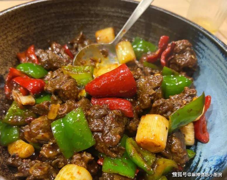 开云官网这些甜点明明可以靠味道打动食客却非要靠颜值吸引大家的眼球(图1)