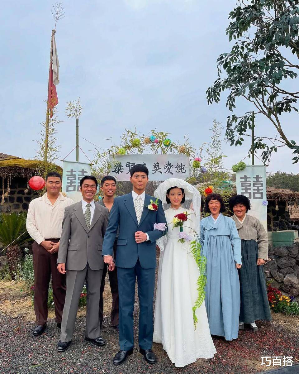 31岁IU童颜逆袭婚纱照曝光穿搭引网友疯狂求同款(图7)