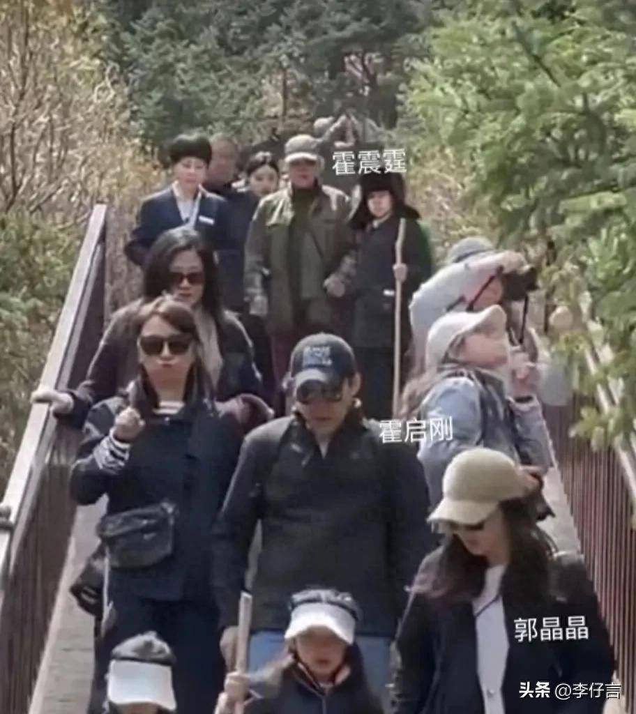 原创郭晶晶一家游大同，豪门生活露真容！霍震霆低调出行成亮点