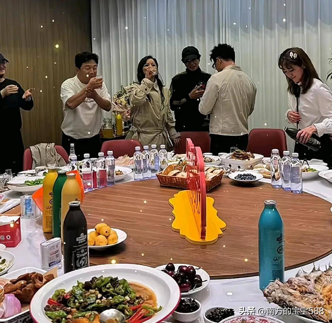 领导在观众席座次安排图解华表奖后黄渤请客吃饭半个娱乐圈到场座位玄机大揭秘