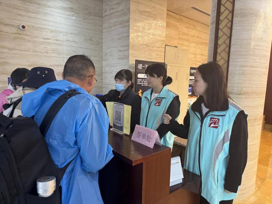 延庆八达岭长城上的“多彩”守护——