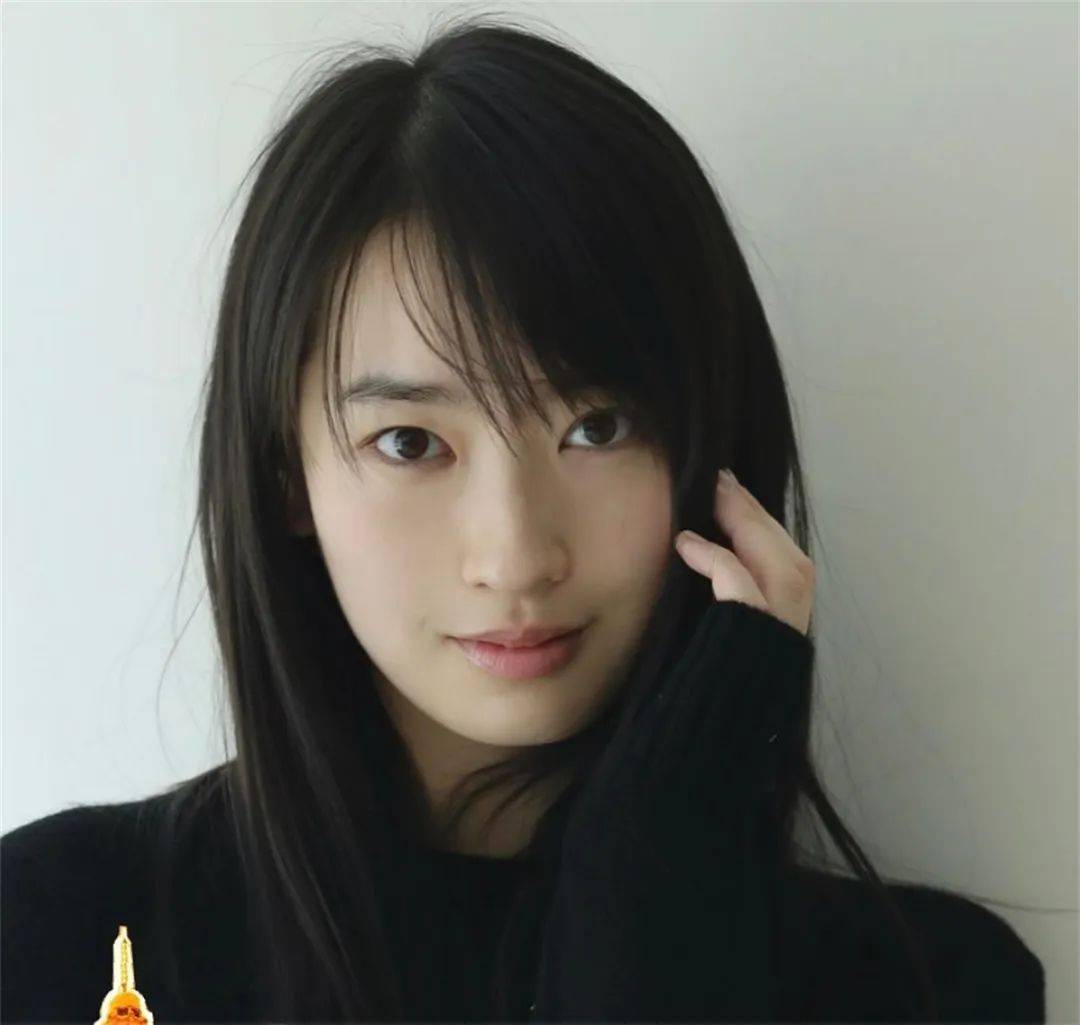 《水饺皇后》马丽的大女儿，香港“最美星二代”，妈妈是龚慈恩